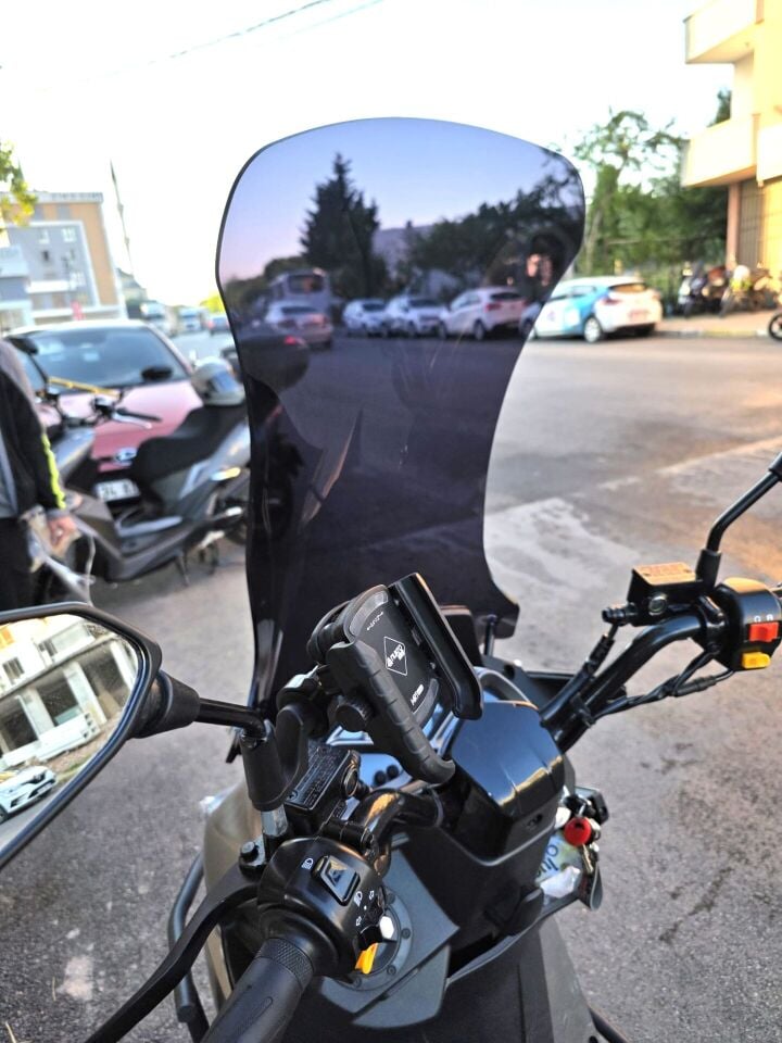 MOTOCAM Küba Newlight 50 Pro Ön Cam 2023-2026 Model 75cm Siyah Renkli 4mm UZUN BOYLU
