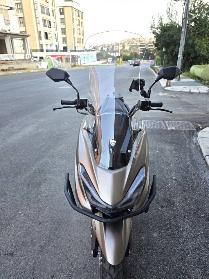 MOTOCAM Küba Newlight 50 Pro Ön Cam 2023-2026 Model 75cm Şeffaf Renkli 4mm UZUN BOYLU