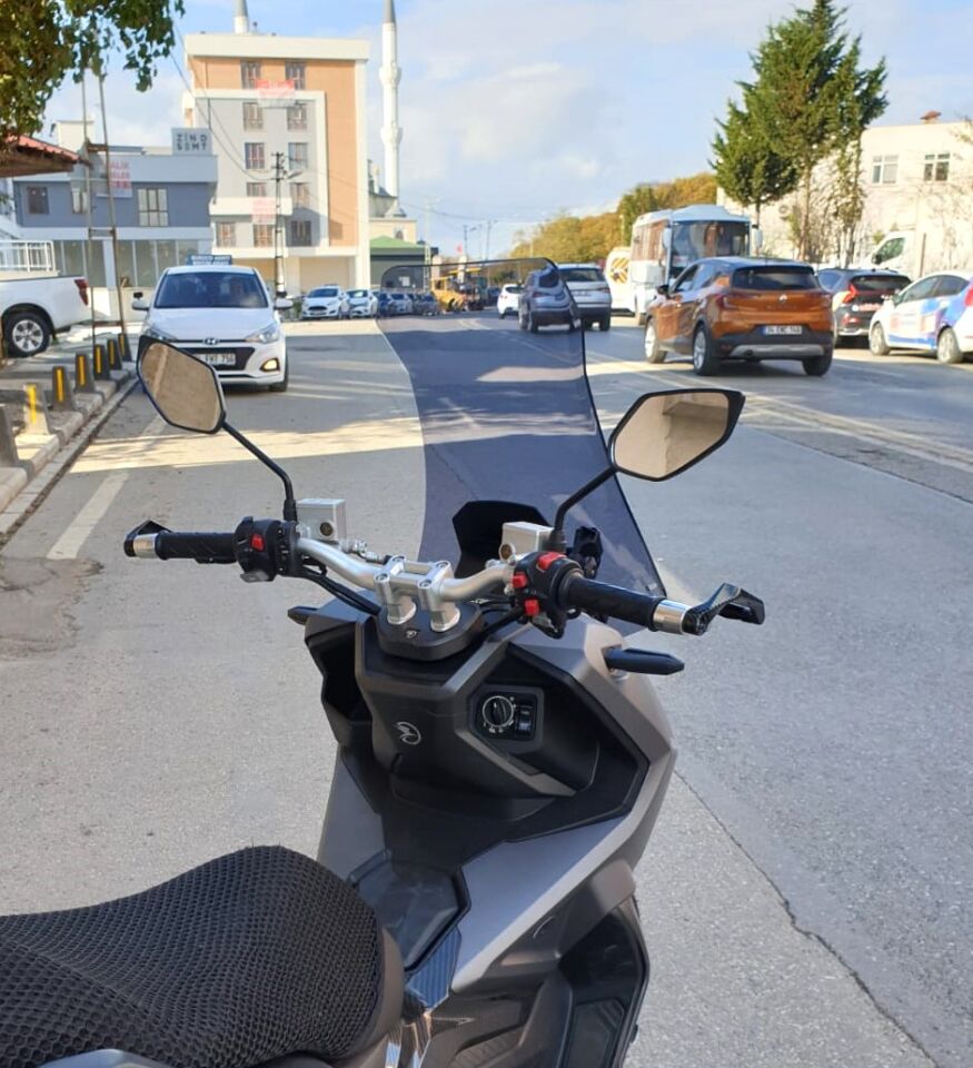 MOTOCAM Falcon Trex 188 Ön Cam 2022-2026 Model 75cm Füme Renkli 4mm UZUN