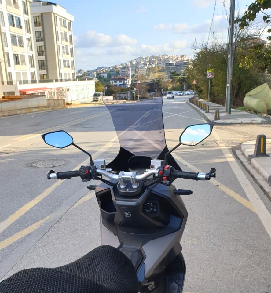 MOTOCAM Falcon Trex 188 Ön Cam 2022-2026 Model 78cm Füme Renkli 4mm UZUN