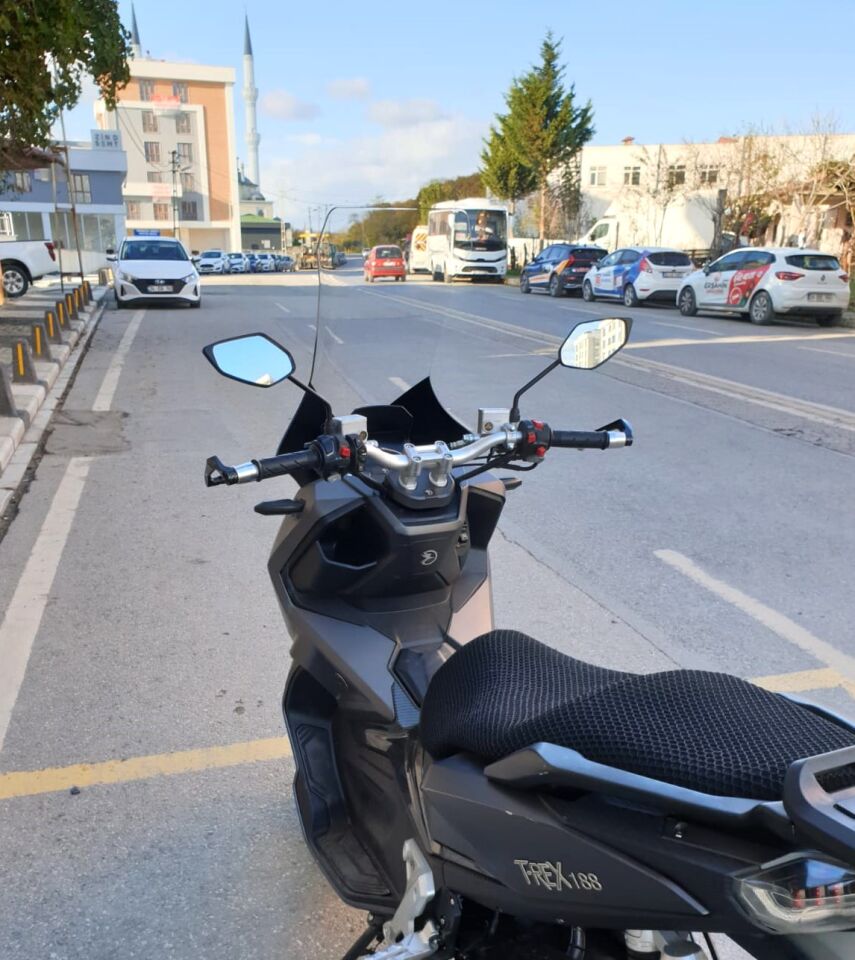 MOTOCAM Falcon Trex 188 Ön Cam 2022-2026 Model 78cm Şeffaf Renkli 4mm UZUN