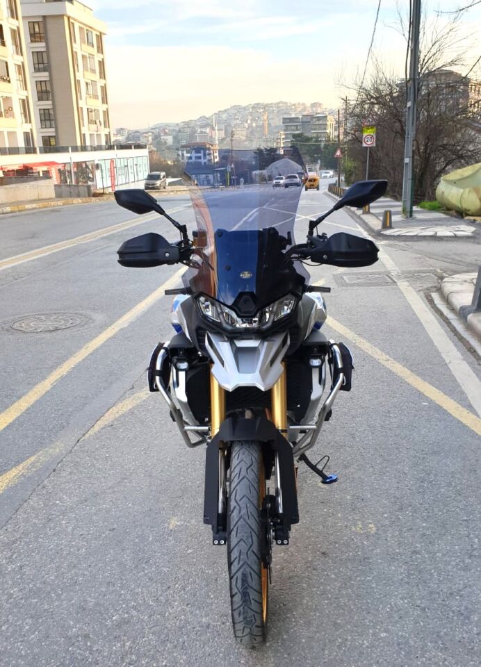 MOTOCAM Voge DS 900 X Siperlik Ön Cam 2025 Model 53cm Füme Renkli 4mm