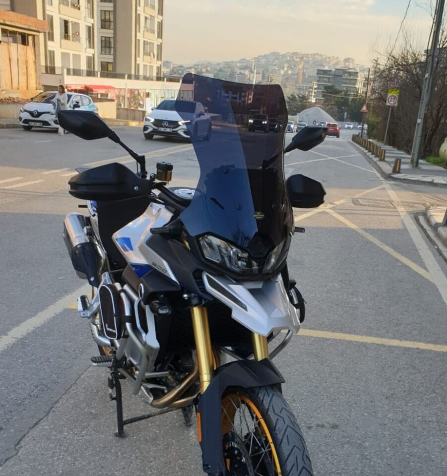 MOTOCAM Voge DS 900 X Siperlik Ön Cam 2025 Model 53cm Siyah Renkli 4mm