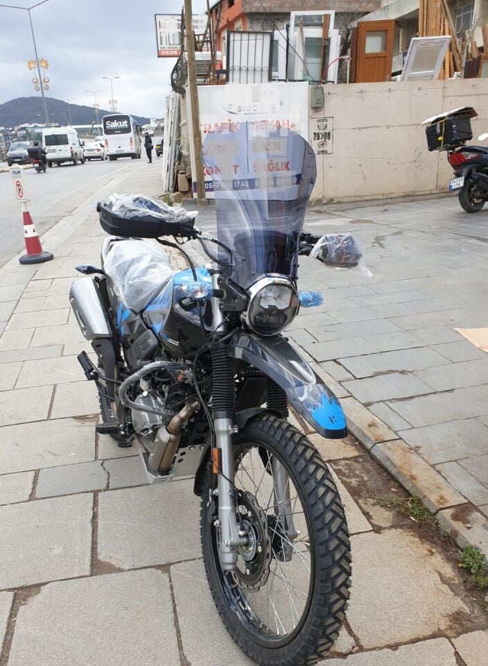 MOTOCAM Hero X Pulse Ön Cam 2020-2025 Model 46cm Füme Renkli 4mm UZUN CAM