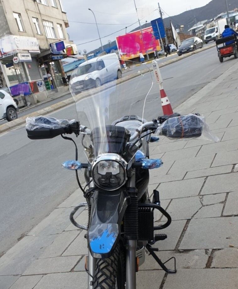 MOTOCAM Hero X Pulse Siperlik Ön Cam 2020-2025 Model 46cm Şeffaf Renkli 4mm