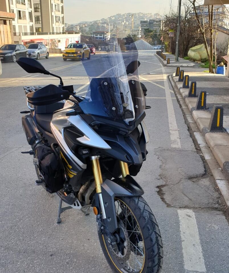 MOTOCAM Voge DSX 525 Ön Cam 2023-2026 Model 56cm Füme Renkli 4mm SPORTİF MODEL