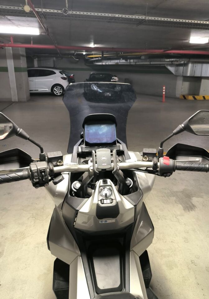 MOTOCAM Honda Adv 350 Ön Cam 2023-2026 Model 60cm Füme Renkli 4mm ORTA BOYLU