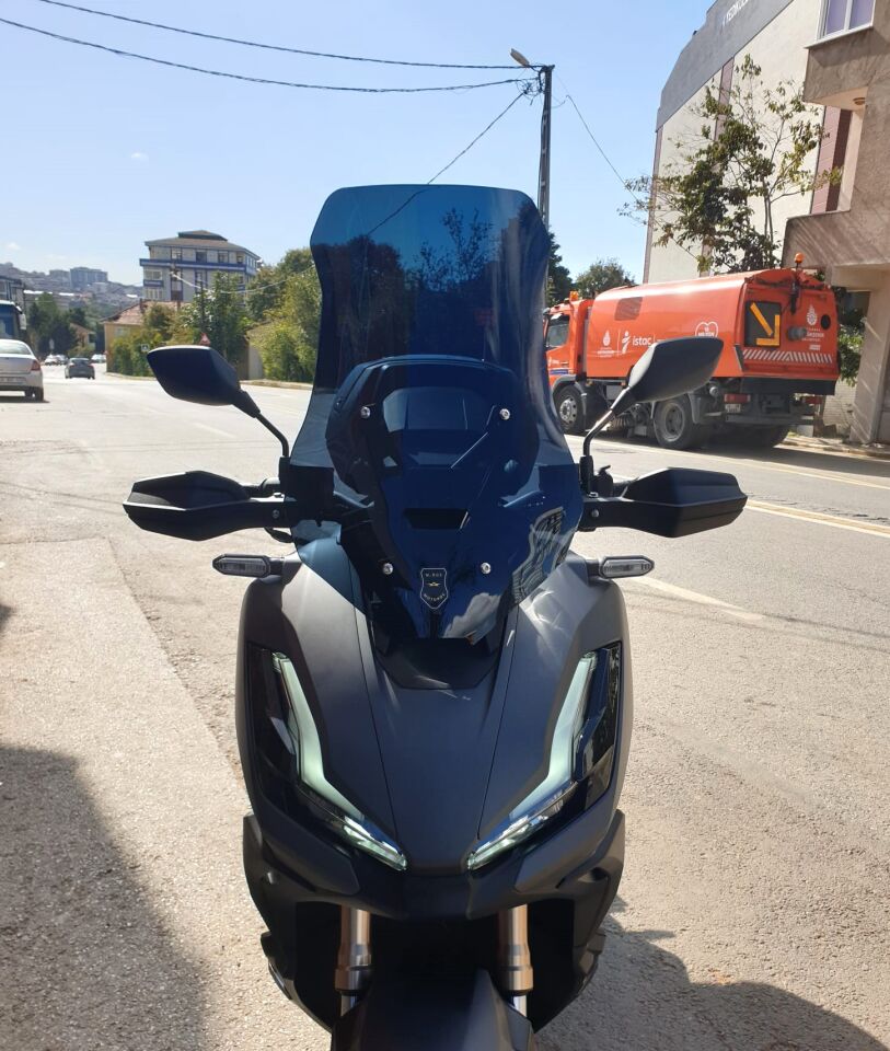 MOTOCAM Honda Adv 350 Ön Cam 2023-2026 Model 60cm Siyah Renkli 4mm ORTA BOYLU