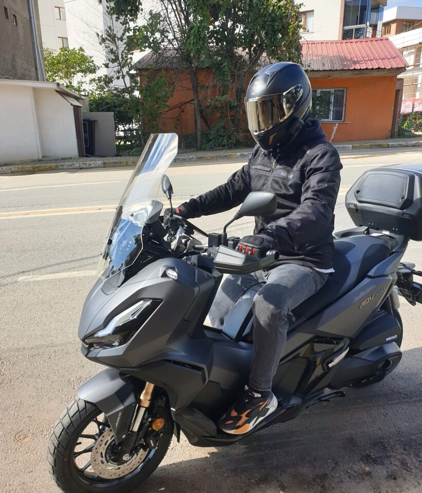 MOTOCAM Honda Adv 350 Ön Cam 2023-2026 Model 60cm Şeffaf Renkli 4mm ORTA BOYLU