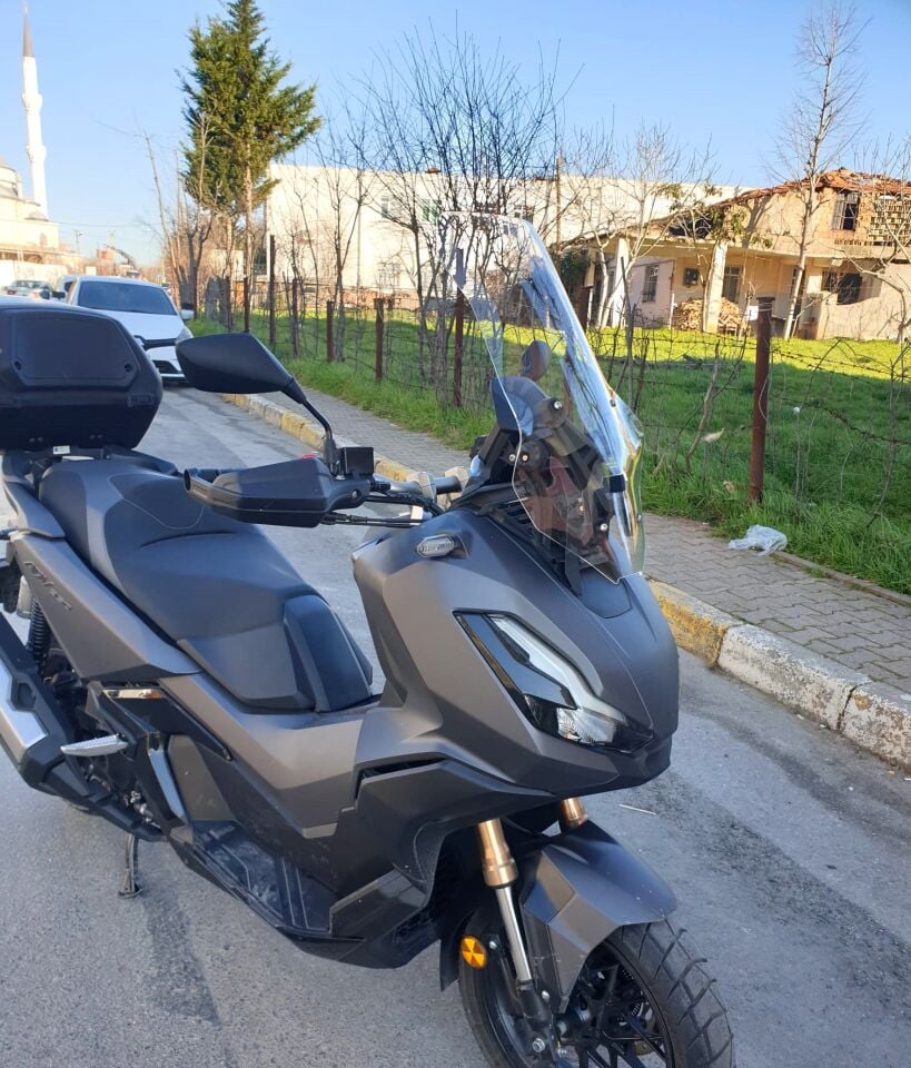 MOTOCAM Honda Adv 350 Ön Cam 2023-2026 Model 60cm Şeffaf Renkli 4mm ORTA BOYLU