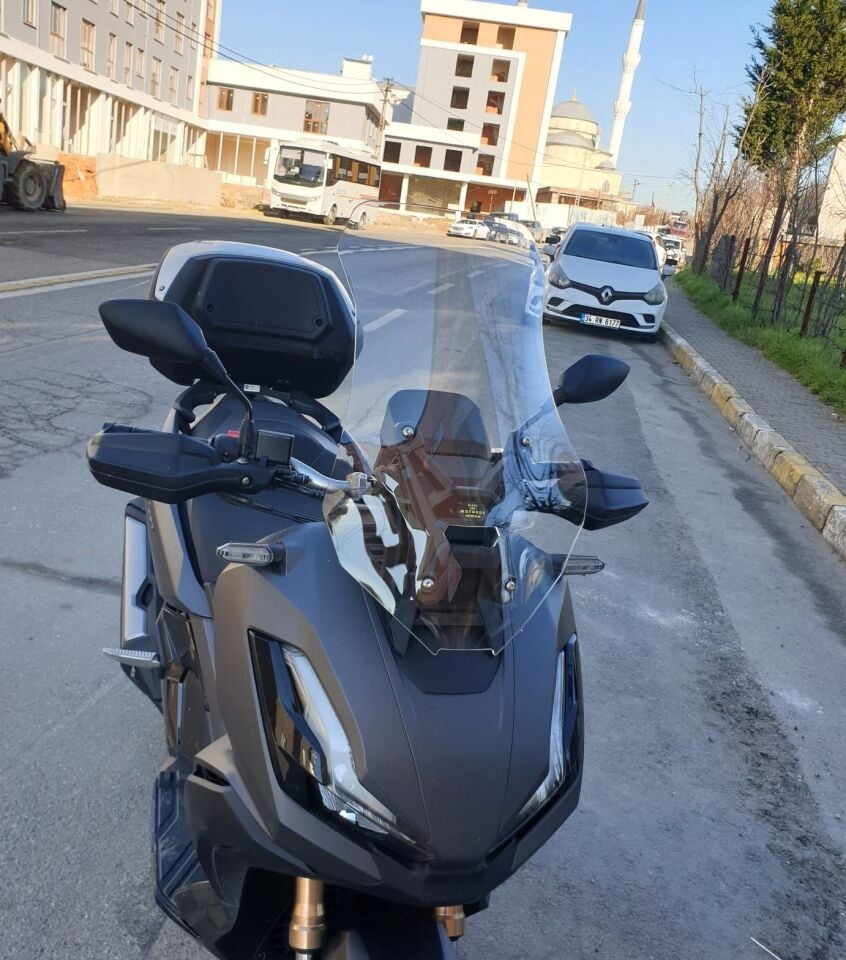 MOTOCAM Honda Adv 350 Ön Cam 2023-2026 Model 60cm Şeffaf Renkli 4mm ORTA BOYLU