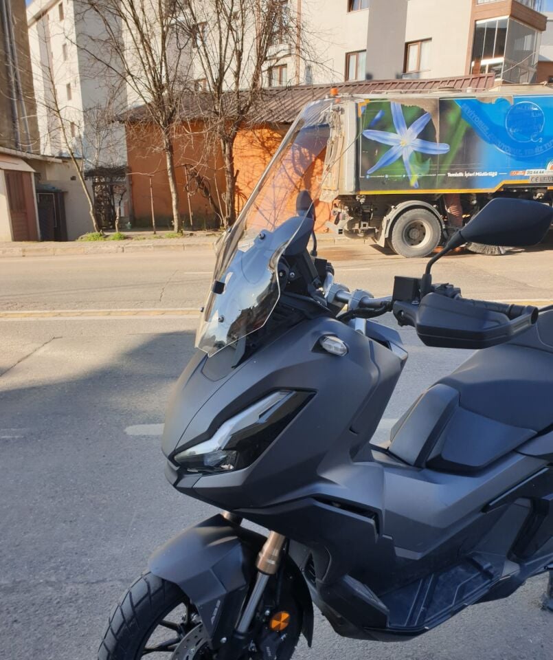 MOTOCAM Honda Adv 350 Ön Cam 2023-2026 Model 60cm Şeffaf Renkli 4mm ORTA BOYLU