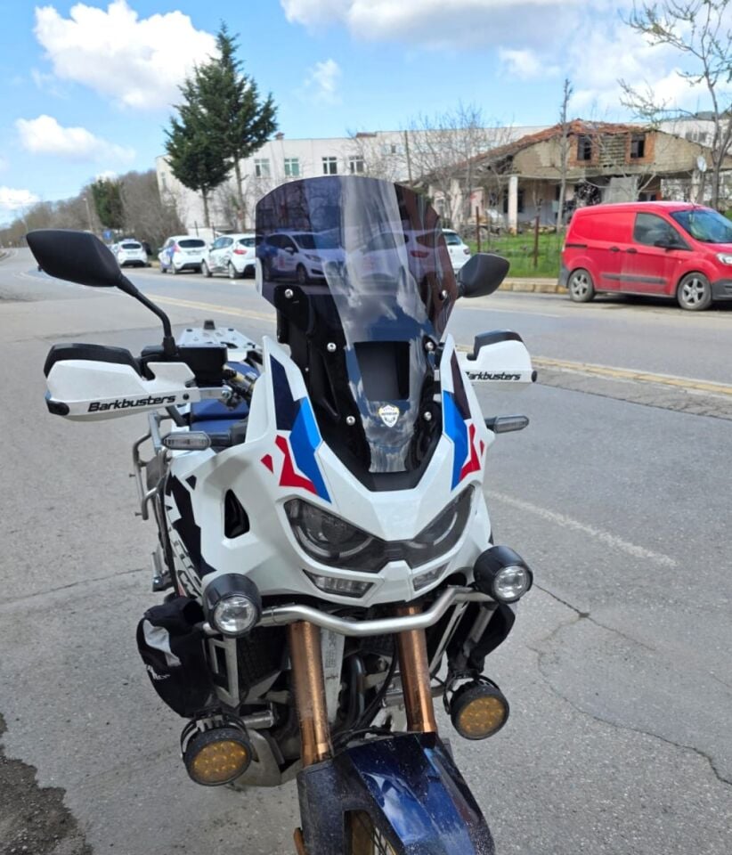 MOTOCAM Honda Africa twin CRF 1100 L4 Ön Cam 2023-2026 Model 46cm Siyah Renkli 4mm ORİJİNAL BOYLU