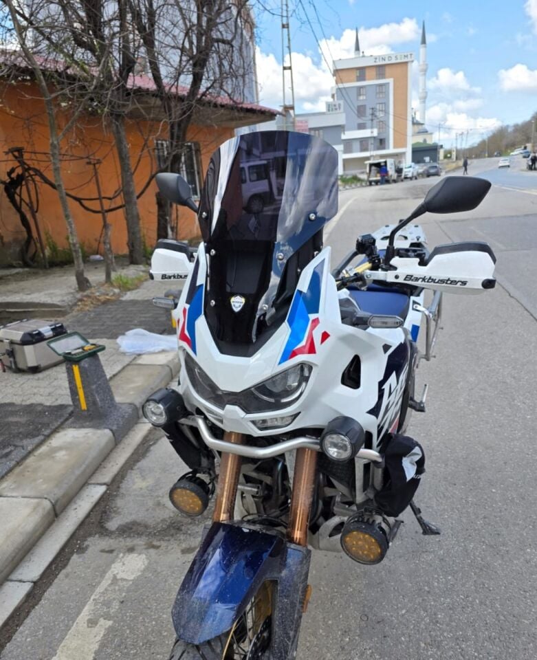 MOTOCAM Honda Africa twin CRF 1100 L4 Ön Cam 2023-2026 Model 46cm Siyah Renkli 4mm ORİJİNAL BOYLU