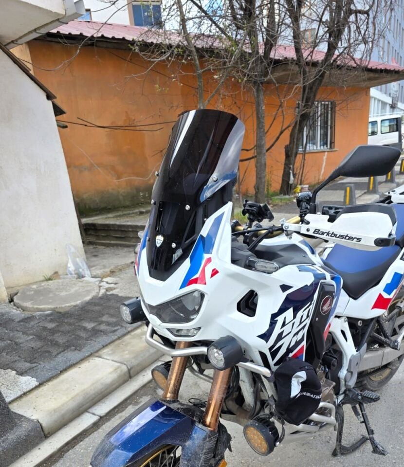 MOTOCAM Honda Africa twin CRF 1100 L4 Ön Cam 2023-2026 Model 46cm Siyah Renkli 4mm ORİJİNAL BOYLU