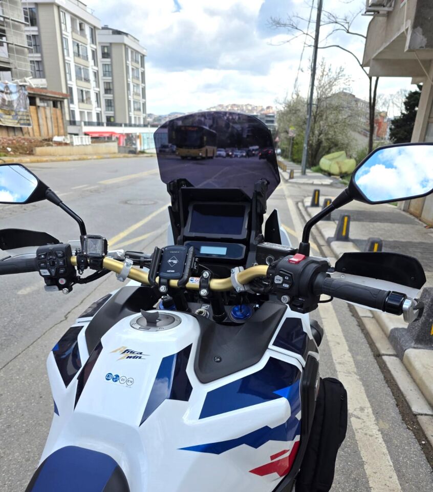 MOTOCAM Honda Africa twin CRF 1100 L4 Ön Cam 2023-2026 Model 46cm Siyah Renkli 4mm ORİJİNAL BOYLU