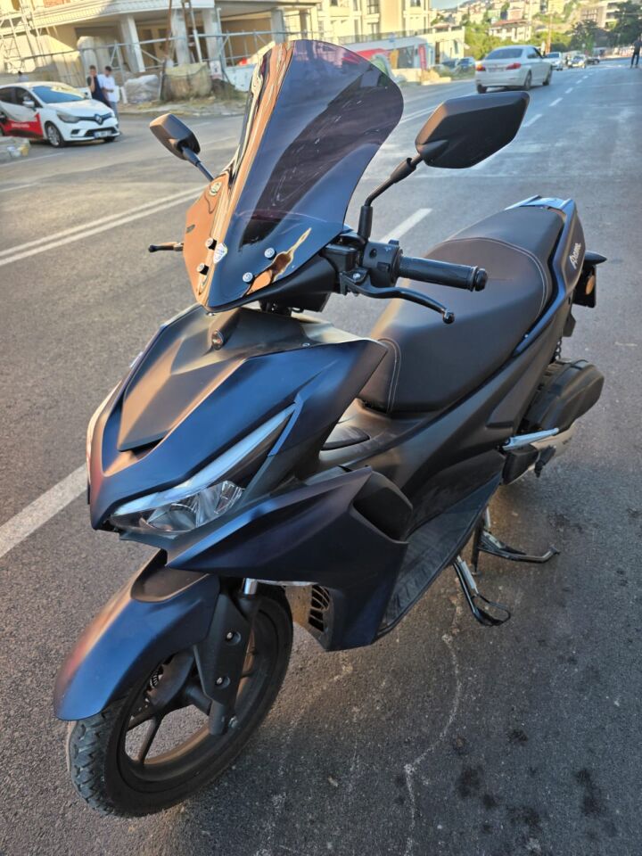 Revolt RSX3 Ön Cam 2022 2025 Model Siyah Renkli - 43 cm