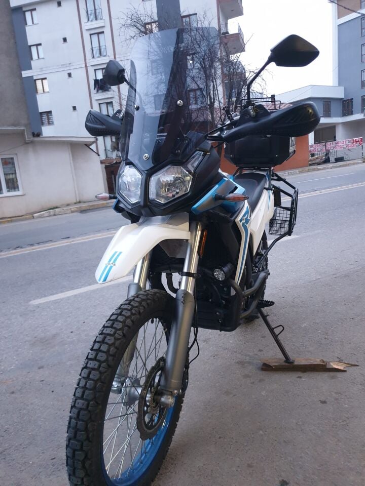 MOTOCAM Voge Rally 250 Ön Cam 2022-2026 Model 51cm Füme Renkli 4mm