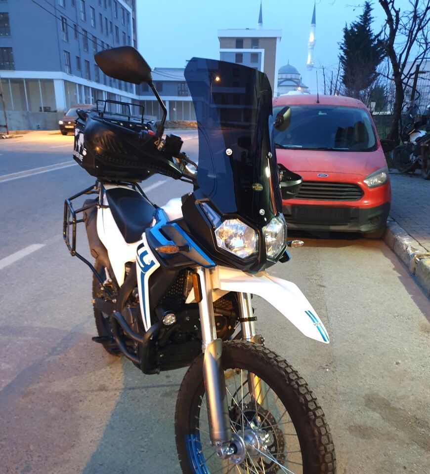 MOTOCAM Voge Rally 250 Ön Cam 2022-2026 Model 51cm Siyah Renkli 4mm