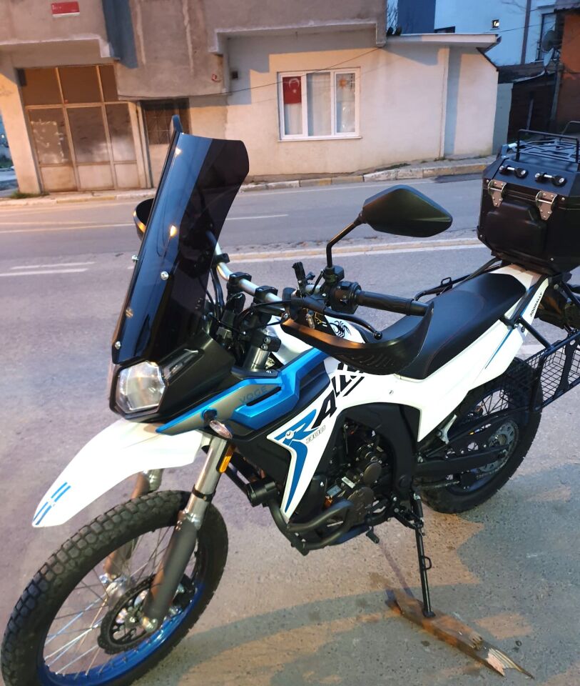 MOTOCAM Voge Rally 250 Ön Cam 2022-2026 Model 51cm Siyah Renkli 4mm