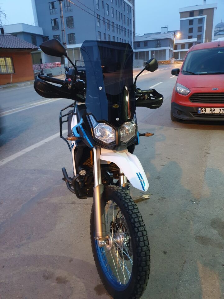 MOTOCAM Voge Rally 250 Ön Cam 2022-2026 Model 51cm Siyah Renkli 4mm