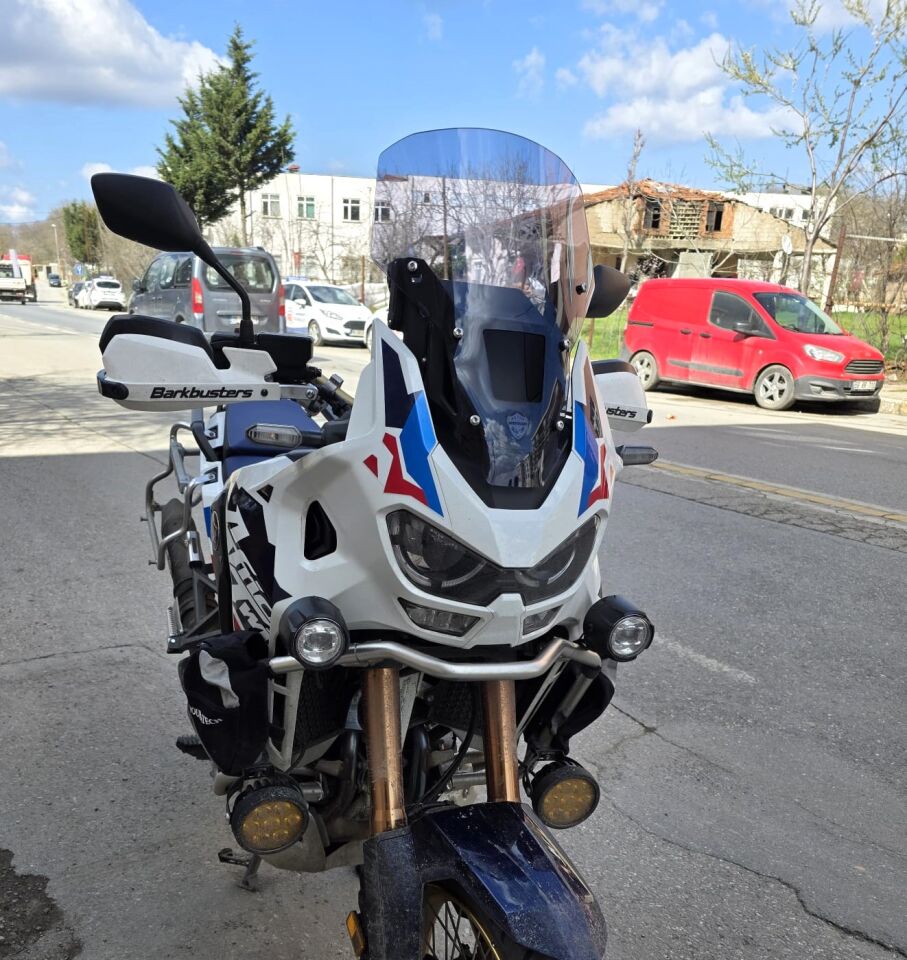 MOTOCAM Honda Africa twin CRF 1100 L4 Ön Cam 2023-2026 Model 54cm Siyah Renkli 4mm UZUN