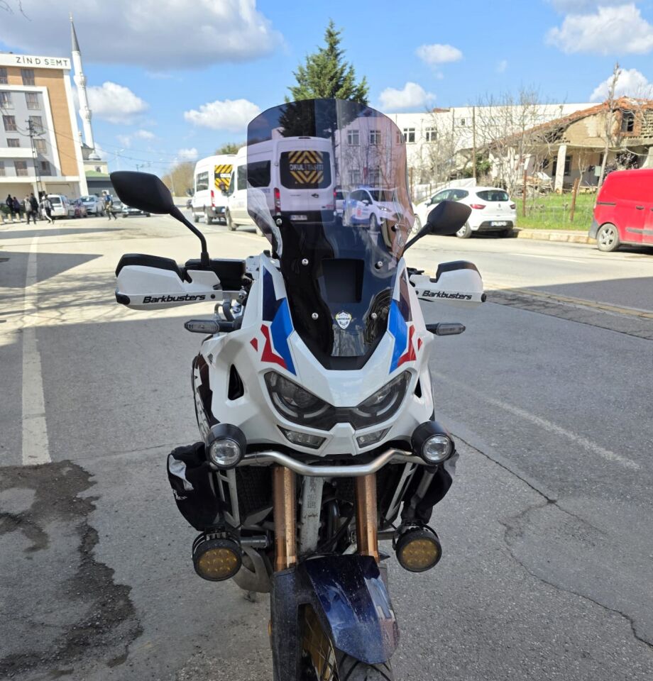 MOTOCAM Honda Africa twin CRF 1100 L4 Ön Cam 2023-2026 Model 54cm Siyah Renkli 4mm UZUN
