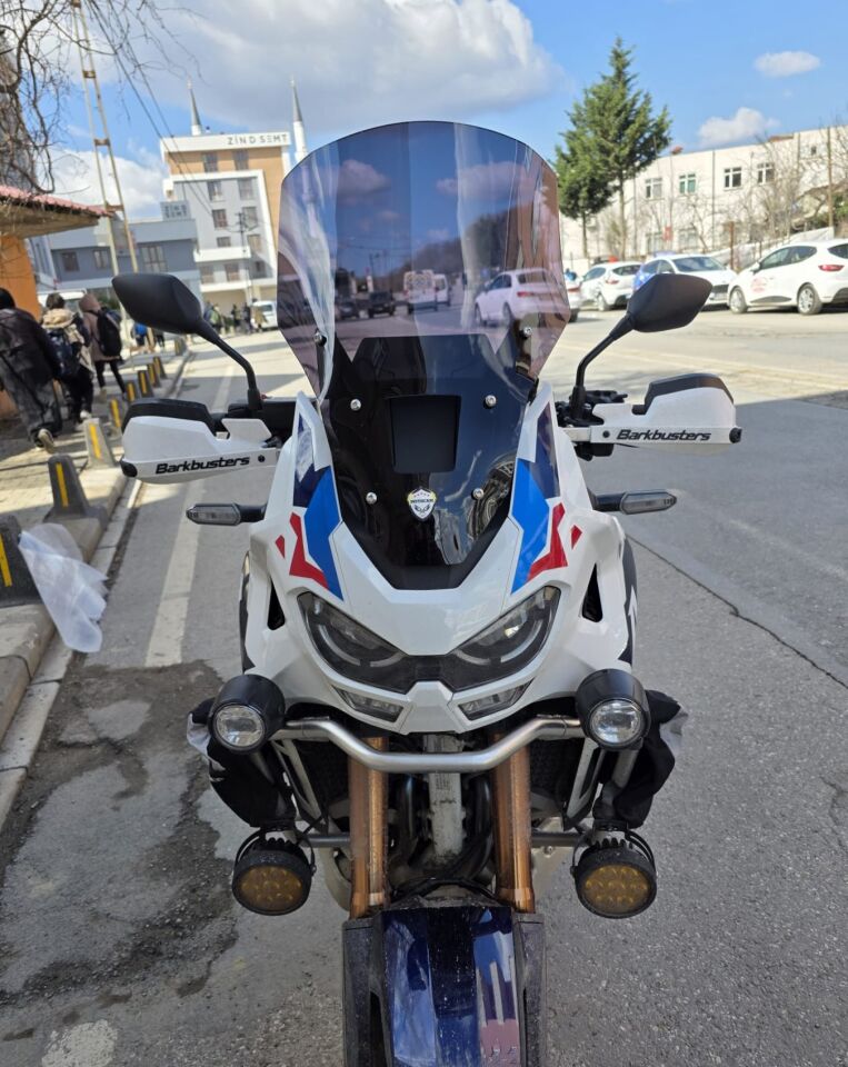 MOTOCAM Honda Africa twin CRF 1100 L4 Ön Cam 2023-2026 Model 54cm Siyah Renkli 4mm UZUN