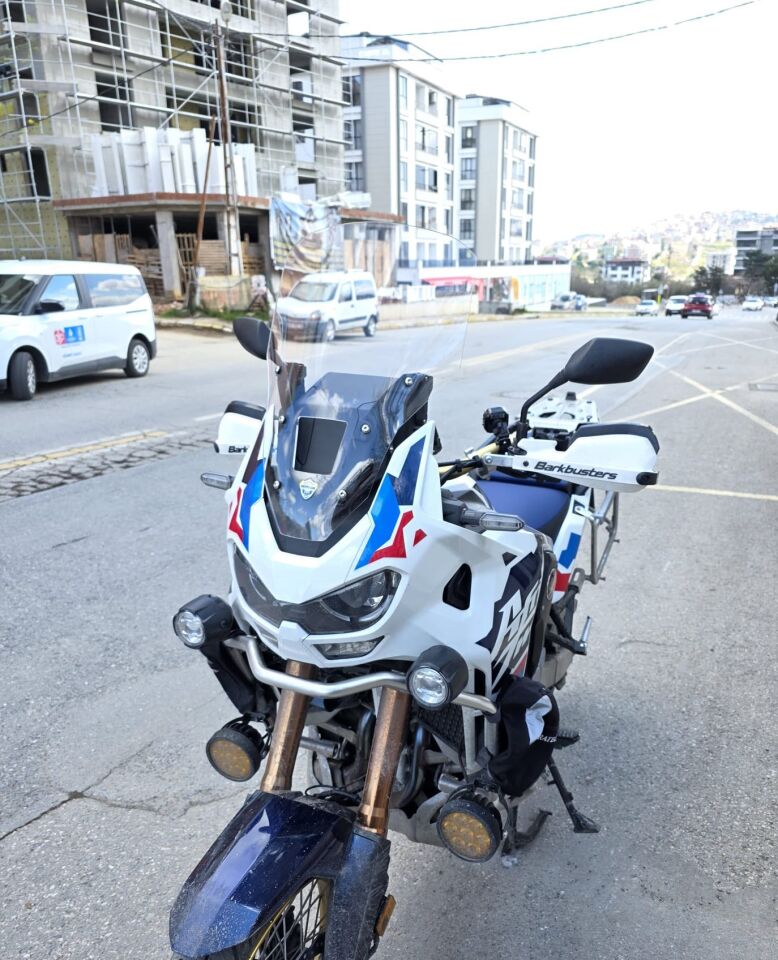MOTOCAM Honda Africa twin CRF 1100 L4 Ön Cam 2023-2026 Model 54cm Şeffaf Renkli 4mm UZUN
