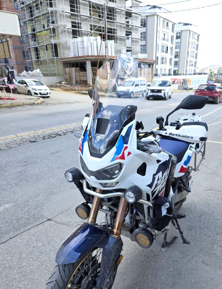 MOTOCAM Honda Africa twin CRF 1100 L4 Ön Cam 2023-2026 Model 54cm Şeffaf Renkli 4mm UZUN