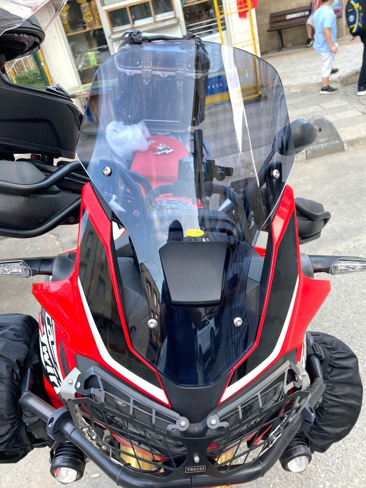 MOTOCAM Honda Africa Twin CRF 1000 Ön Cam 2016-2020 Model 45cm Füme Renkli 4mm SPORTİF