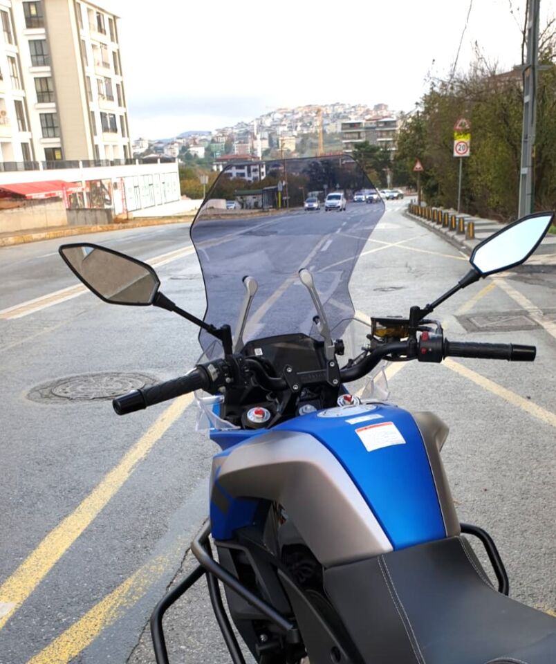 MOTOCAM CF Moto 650 MT Ön Cam 2016-2026 Model 56cm Füme Renkli 4mm
