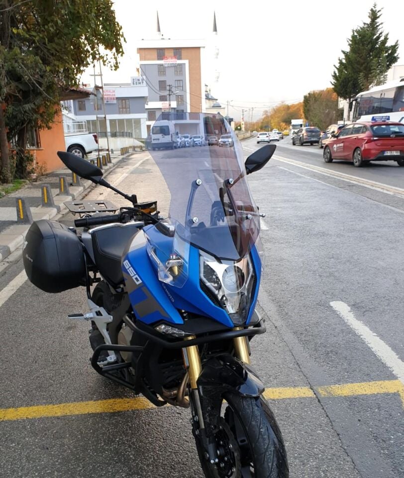 MOTOCAM CF Moto 650 MT Ön Cam 2016-2026 Model 56cm Füme Renkli 4mm