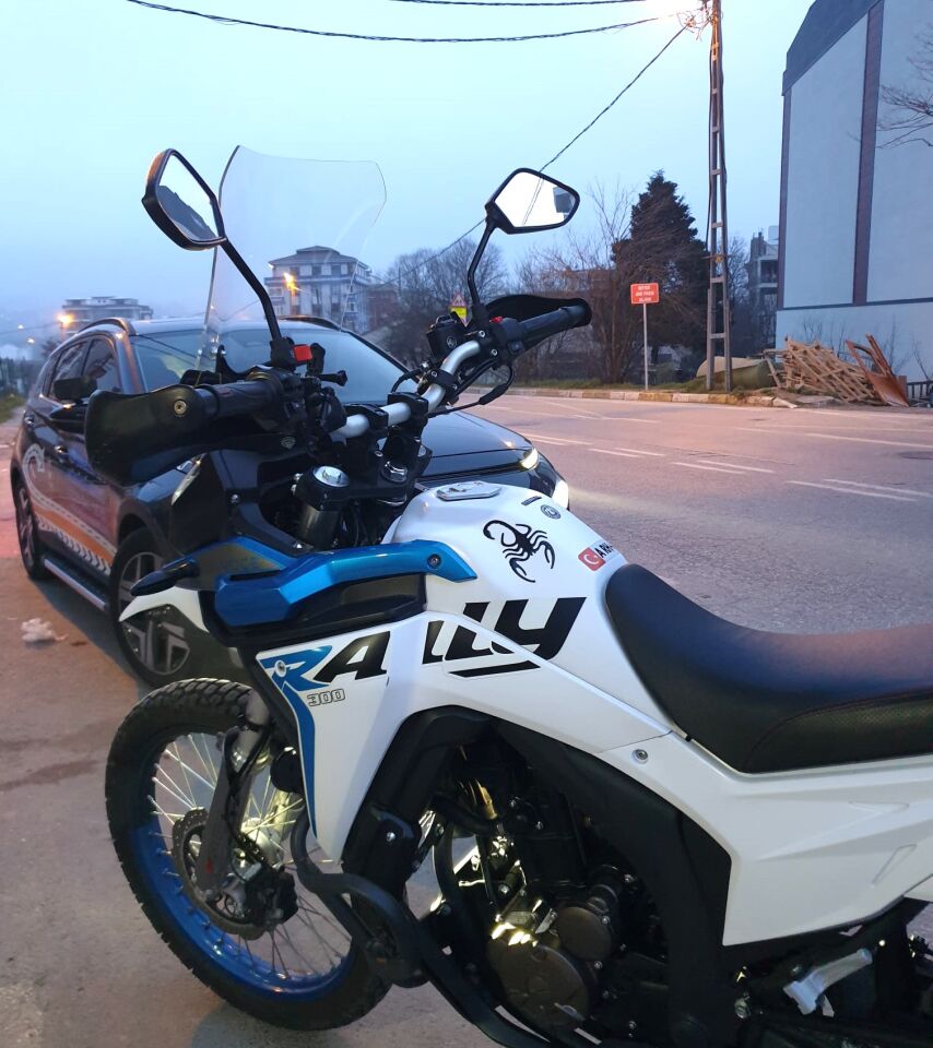MOTOCAM Voge Rally 300 Ön Cam 2022-2026 Model 51cm Şeffaf Renkli 4mm