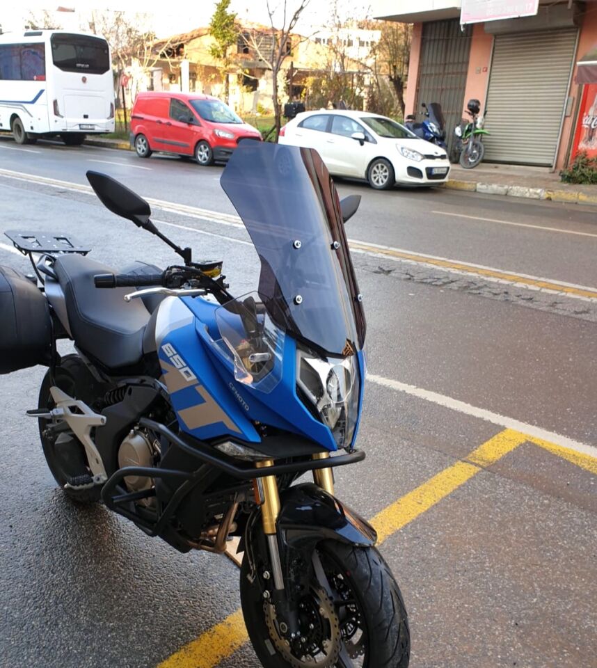 MOTOCAM CF Moto 650 MT Ön Cam 2016-2026 Model 56cm Siyah Renkli 4mm