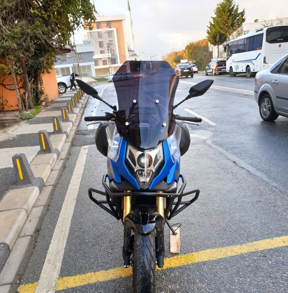 MOTOCAM CF Moto 650 MT Ön Cam 2016-2026 Model 56cm Siyah Renkli 4mm