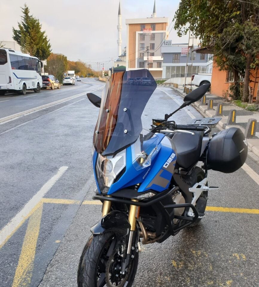 MOTOCAM CF Moto 650 MT Ön Cam 2016-2026 Model 56cm Siyah Renkli 4mm