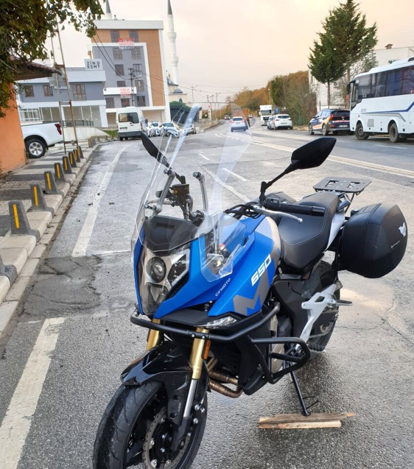 MOTOCAM CF Moto 650 MT Ön Cam 2016-2026 Model 56cm Şeffaf Renkli 4mm