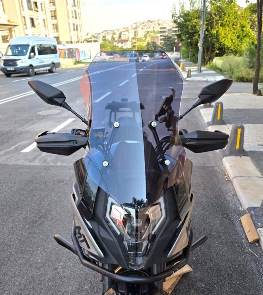 MOTOCAM CF Moto 700 MT Ön Cam 2023-2026 Model 56cm Füme Renkli 4mm