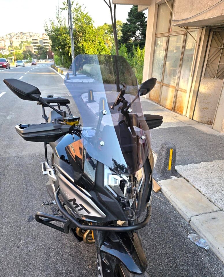 MOTOCAM CF Moto 700 MT Ön Cam 2023-2026 Model 56cm Füme Renkli 4mm