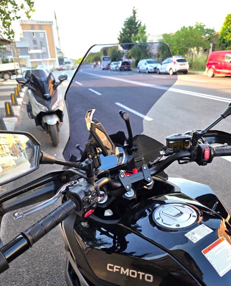 MOTOCAM CF Moto 700 MT Ön Cam 2023-2026 Model 56cm Füme Renkli 4mm