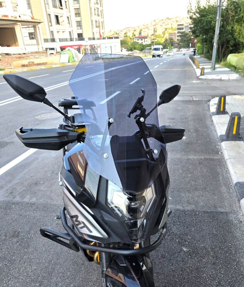 MOTOCAM CF Moto 700 MT Ön Cam 2023-2026 Model 56cm Füme Renkli 4mm