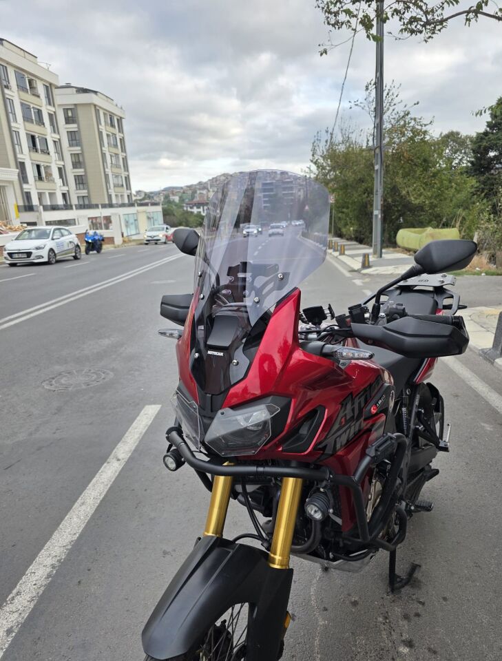 MOTOCAM Honda Africa Twin CRF 1000 Ön Cam 2016-2020 Model 55cm Füme Renkli 4mm UZUN