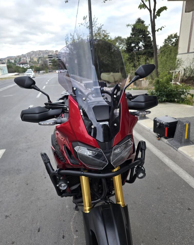 MOTOCAM Honda Africa Twin CRF 1000 Ön Cam 2016-2020 Model 55cm Füme Renkli 4mm UZUN