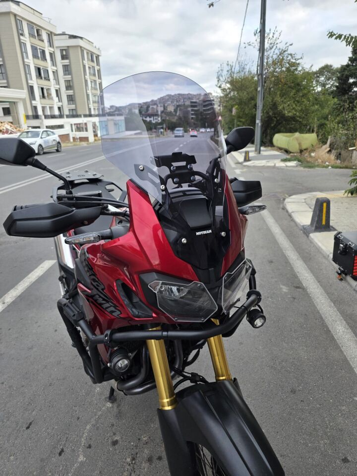 MOTOCAM Honda Africa Twin CRF 1000 Ön Cam 2016-2020 Model 55cm Füme Renkli 4mm UZUN