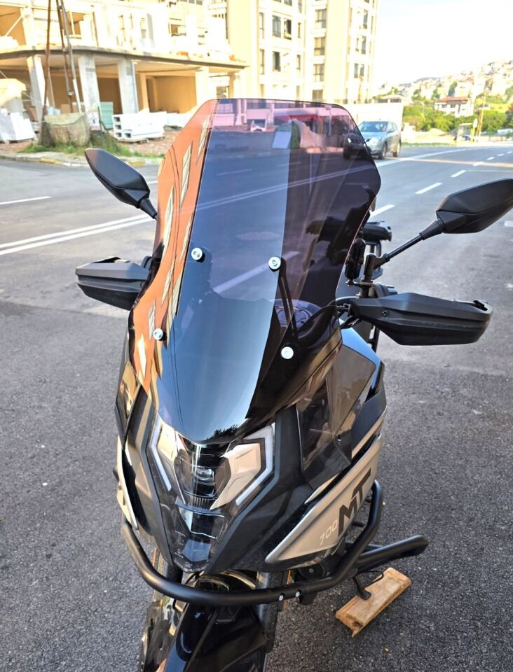 MOTOCAM CF Moto 700 MT Ön Cam 2023-2026 Model 56cm Siyah Renkli 4mm