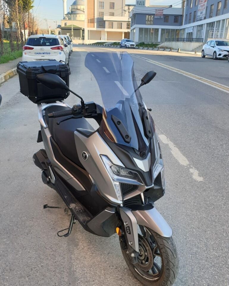 MOTOCAM Voge SR1 Ön Cam 2023-2026 Model 62cm Füme renk 4mm ORTA BOYLU