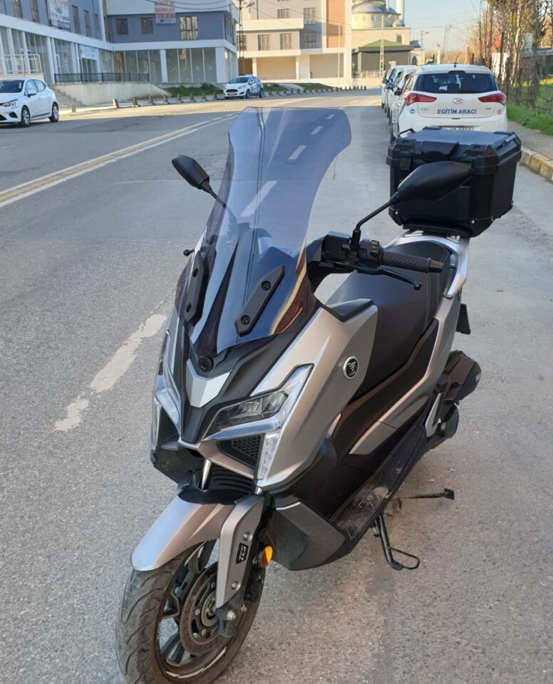 MOTOCAM Voge SR1 Ön Cam 2023-2026 Model 62cm Füme renk 4mm ORTA BOYLU