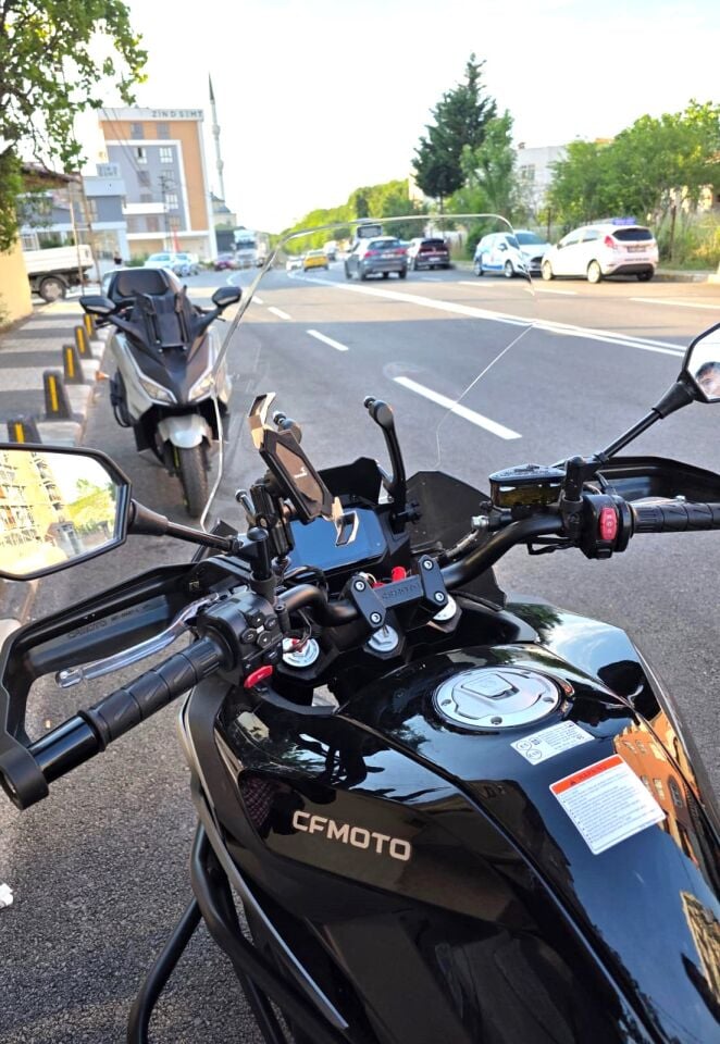 MOTOCAM CF Moto 700 MT Ön Cam 2023-2026 Model 56cm Şeffaf Renkli 4mm