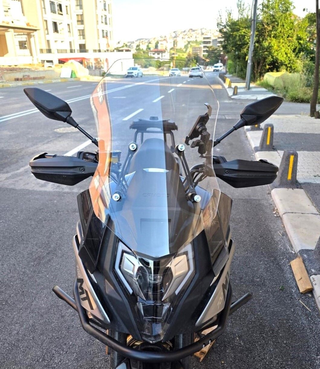 MOTOCAM CF Moto 700 MT Ön Cam 2023-2026 Model 56cm Şeffaf Renkli 4mm